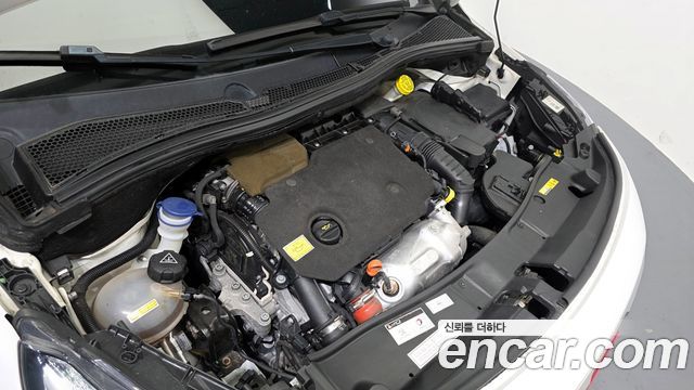 PEUGEOT 2008 1.5 BlueHDi 알뤼르 2019 - photo 6 - Import Corée du Sud | International Cars
