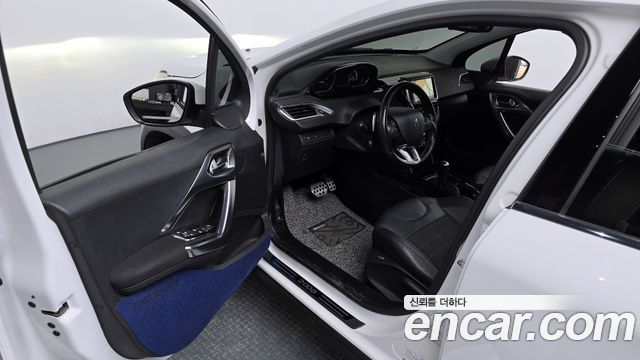 PEUGEOT 2008 1.6 BlueHDi 알뤼르 GC 2018 - photo 12 - Import Corée du Sud | International Cars