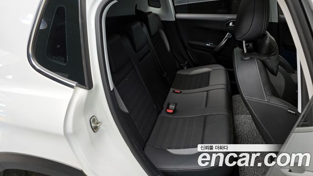 PEUGEOT 2008 1.6 BlueHDi 알뤼르 GC 2018 - photo 17 - Import Corée du Sud | International Cars