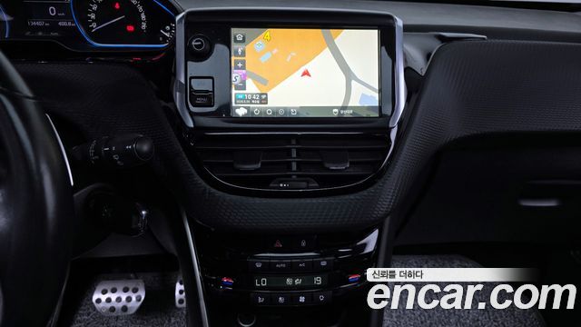 PEUGEOT 2008 1.6 BlueHDi 알뤼르 GC 2018 - photo 21 - Import Corée du Sud | International Cars