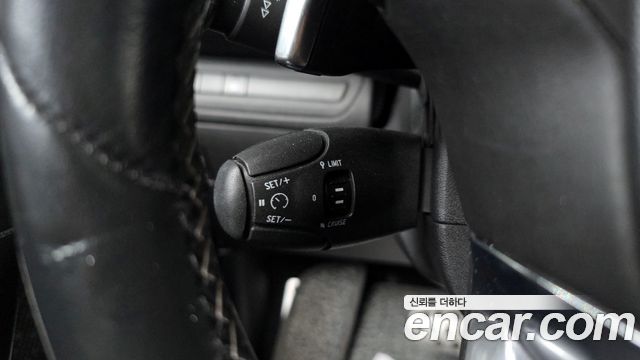 PEUGEOT 2008 1.6 BlueHDi 알뤼르 GC 2018 - photo 22 - Import Corée du Sud | International Cars