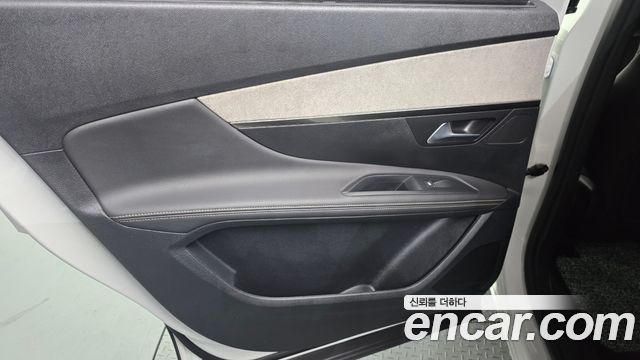 PEUGEOT 5008 2세대 1.2 Pure Tech GT 2022 - photo 15 - Import Corée du Sud | International Cars