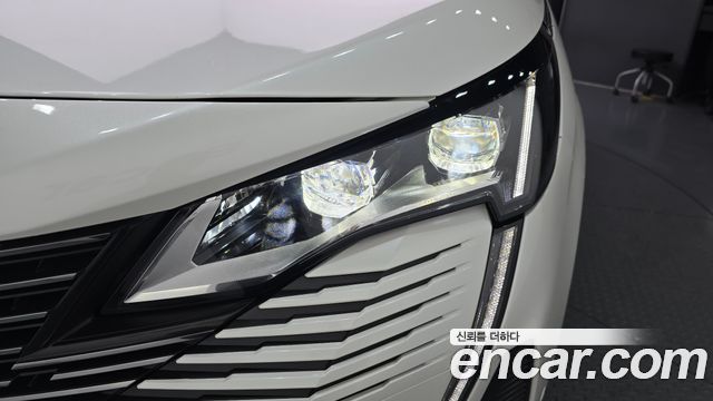 PEUGEOT 5008 2세대 1.2 Pure Tech GT 2022 - photo 8 - Import Corée du Sud | International Cars