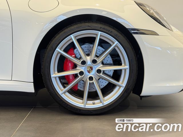 PORSCHE 911 (992) Carrera 4S Cabriolet 2020 - photo 6 - Import Corée du Sud | International Cars