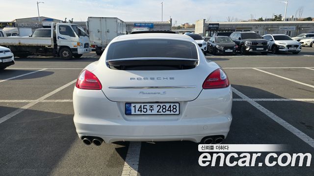 PORSCHE Panamera 4.8 S 2011 - photo 4 - Import Corée du Sud | International Cars