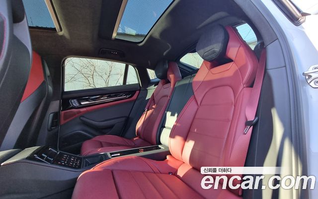 PORSCHE Panamera (976) 4.0 GTS 2025 - photo 12 - Import Corée du Sud | International Cars
