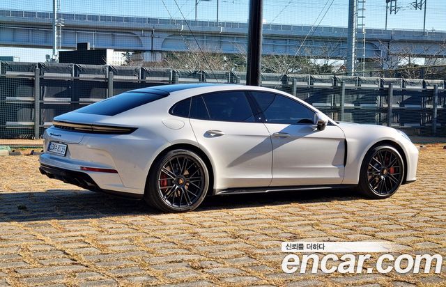 PORSCHE Panamera (976) 4.0 GTS 2025 - photo 5 - Import Corée du Sud | International Cars