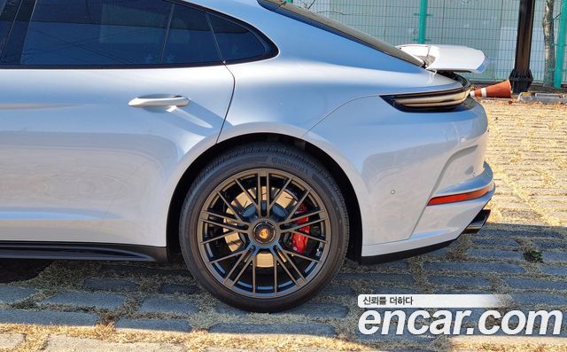 PORSCHE Panamera (976) 4.0 GTS 2025 - photo 8 - Import Corée du Sud | International Cars