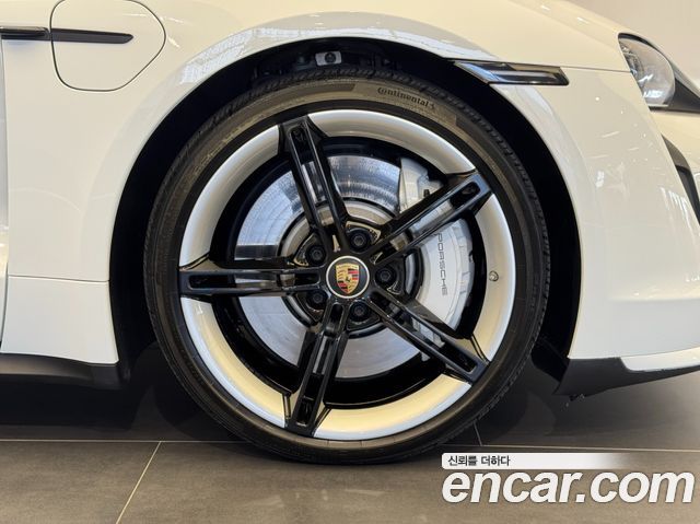 PORSCHE Taycan Turbo 2024 - photo 6 - Import Corée du Sud | International Cars