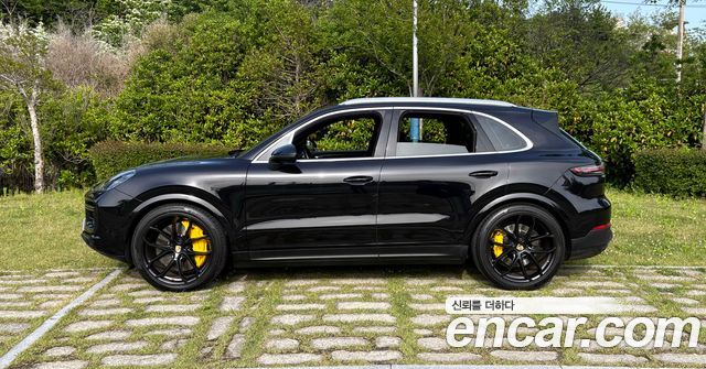 PORSCHE Cayenne (PO536) 3.0 2019 - photo 2 - Import Corée du Sud | International Cars