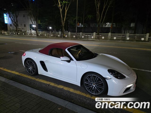PORSCHE 718 Boxster 2.0 2017 - photo 6 - Import Corée du Sud | International Cars