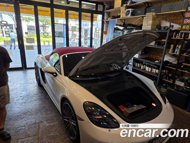 PORSCHE 718 Boxster 2.0 2017 - photo 9 - Import Corée du Sud | International Cars