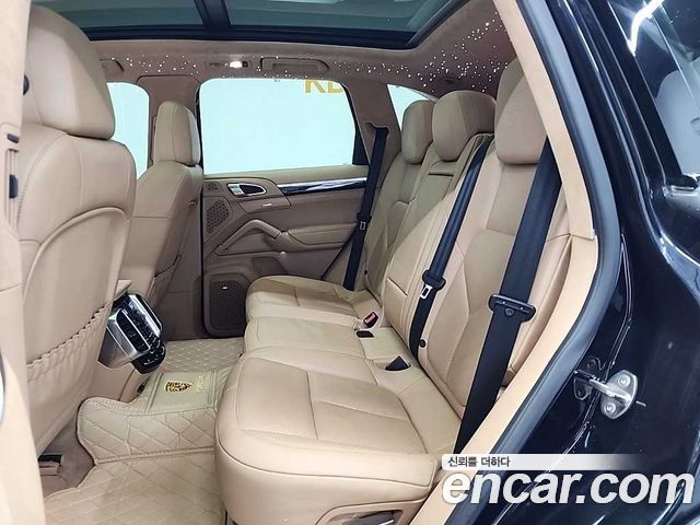 PORSCHE Cayenne 4.8 GTS 2013 - photo 12 - Import Corée du Sud | International Cars