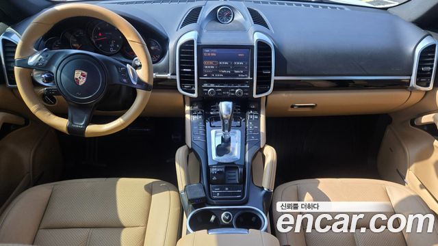 PORSCHE Cayenne 3.0 디젤 플래티넘 Edition 2014 - photo 13 - Import Corée du Sud | International Cars