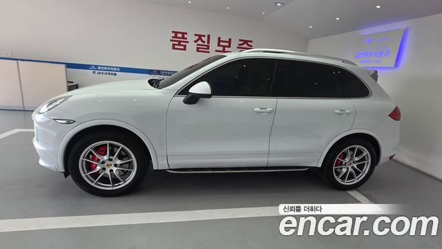 PORSCHE Cayenne 3.0 디젤 플래티넘 Edition 2014 - photo 3 - Import Corée du Sud | International Cars