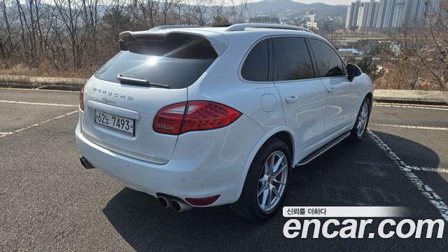 PORSCHE Cayenne 3.0 디젤 플래티넘 Edition 2014 - photo 6 - Import Corée du Sud | International Cars
