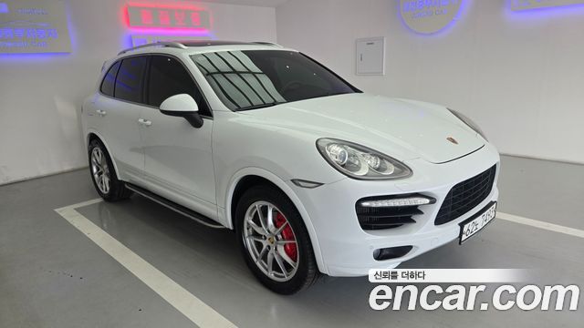 PORSCHE Cayenne 3.0 디젤 플래티넘 Edition 2014 - photo 8 - Import Corée du Sud | International Cars