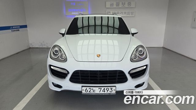 PORSCHE Cayenne 3.0 디젤 플래티넘 Edition 2014 - photo 9 - Import Corée du Sud | International Cars