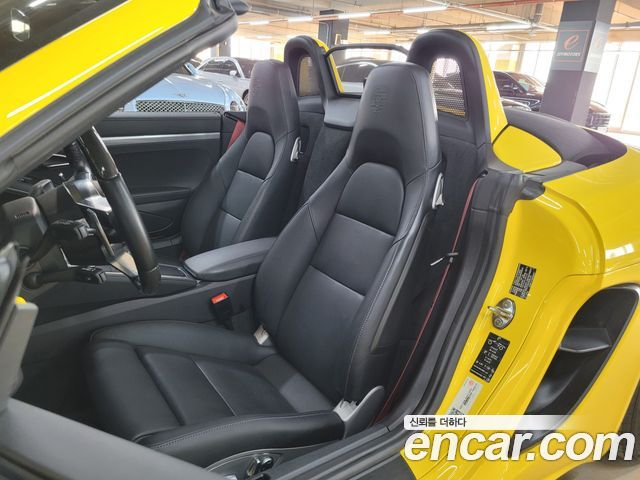PORSCHE 718 Boxster 4.0 GTS 2022 - photo 11 - Import Corée du Sud | International Cars