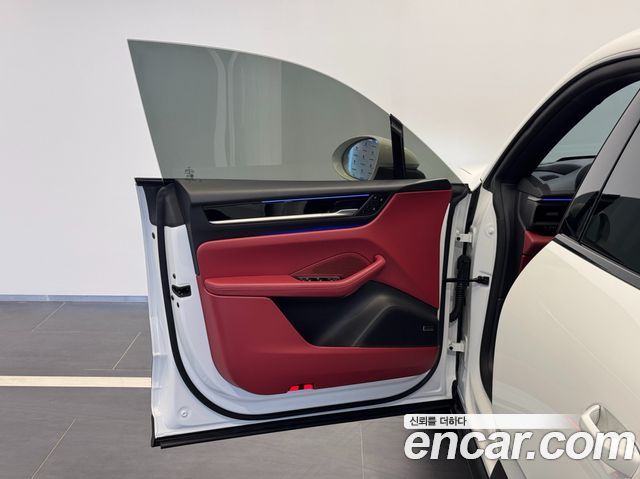 PORSCHE Macan EV 4S 2025 - photo 10 - Import Corée du Sud | International Cars