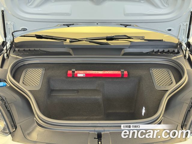 PORSCHE Macan EV 4S 2025 - photo 6 - Import Corée du Sud | International Cars
