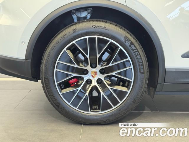 PORSCHE Macan EV 4S 2025 - photo 8 - Import Corée du Sud | International Cars