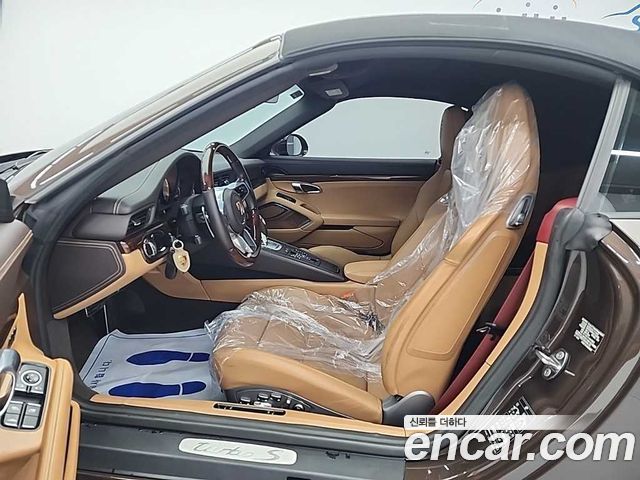 PORSCHE 911 Turbo S Cabriolet 2018 - photo 11 - Import Corée du Sud | International Cars