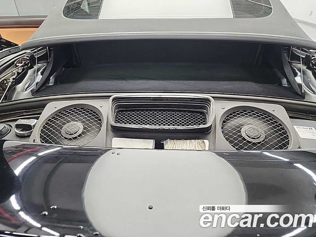 PORSCHE 911 Turbo S Cabriolet 2018 - photo 5 - Import Corée du Sud | International Cars
