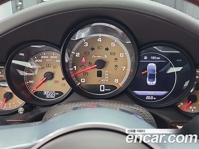 PORSCHE 911 Turbo S Cabriolet 2018 - photo 6 - Import Corée du Sud | International Cars