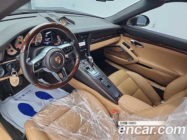 PORSCHE 911 Turbo S Cabriolet 2018 - photo 7 - Import Corée du Sud | International Cars