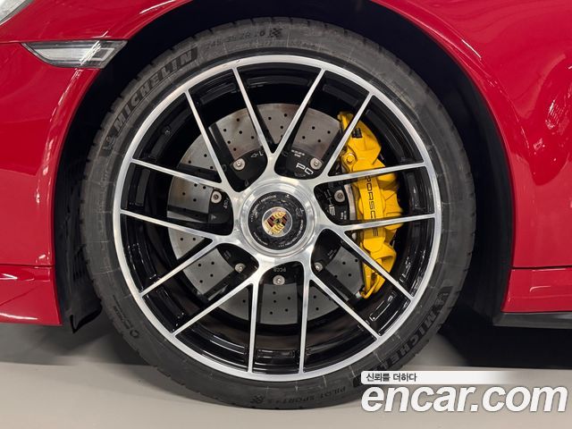 PORSCHE 911 Turbo S Cabriolet 2017 - photo 10 - Import Corée du Sud | International Cars