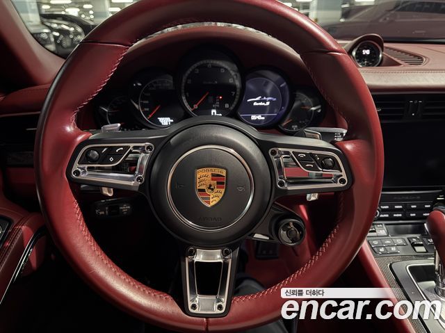 PORSCHE 911 Turbo S Cabriolet 2017 - photo 16 - Import Corée du Sud | International Cars