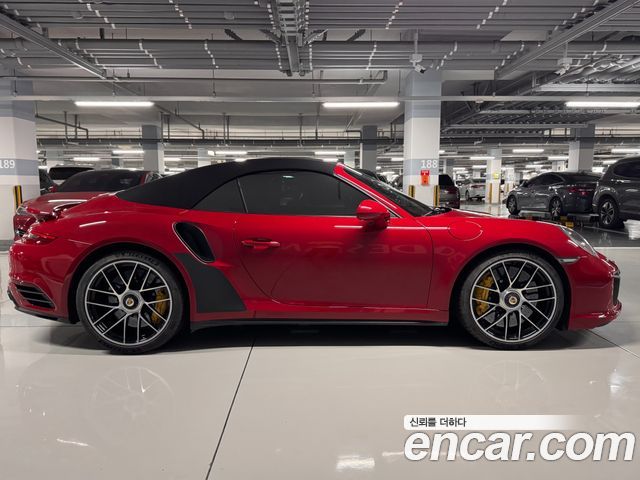 PORSCHE 911 Turbo S Cabriolet 2017 - photo 8 - Import Corée du Sud | International Cars