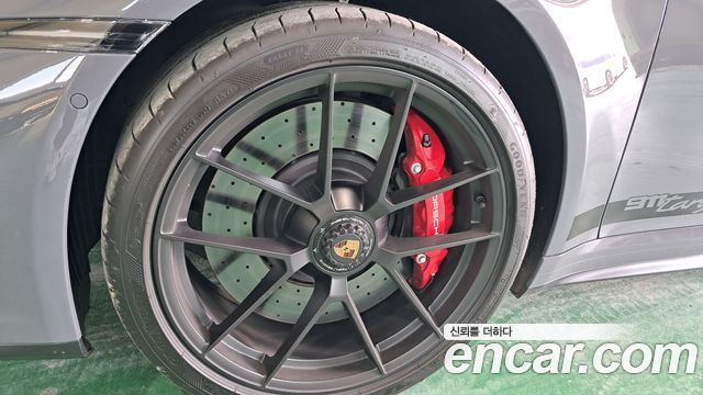 PORSCHE 911 (992) Targa 4 GTS 2026 - photo 18 - Import Corée du Sud | International Cars
