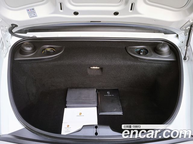 PORSCHE 718 Boxster 2.5 GTS 2018 - photo 18 - Import Corée du Sud | International Cars