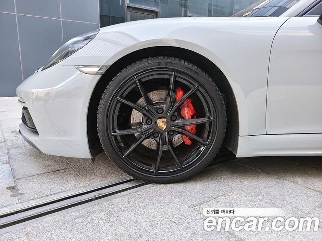 PORSCHE 718 Boxster 2.5 GTS 2018 - photo 20 - Import Corée du Sud | International Cars