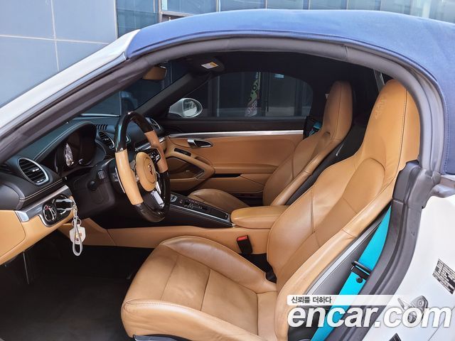 PORSCHE 718 Boxster 2.5 GTS 2018 - photo 4 - Import Corée du Sud | International Cars
