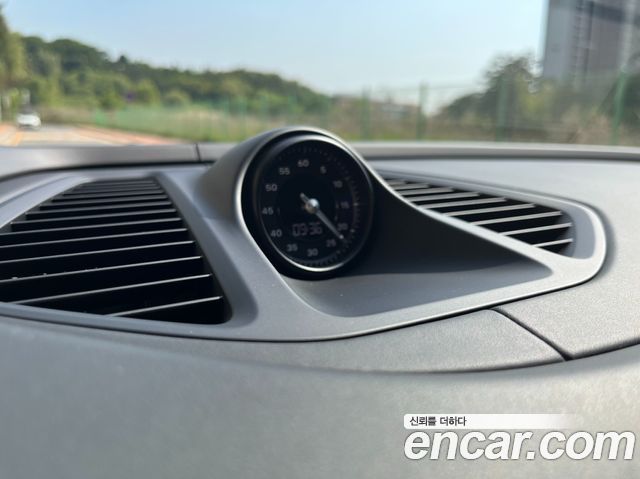 PORSCHE Macan EV 4S 2025 - photo 12 - Import Corée du Sud | International Cars