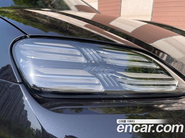 PORSCHE Macan EV 4S 2025 - photo 15 - Import Corée du Sud | International Cars
