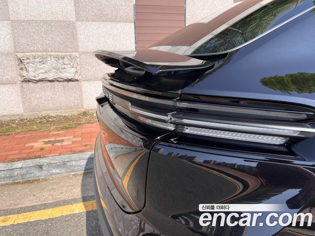 PORSCHE Macan EV 4S 2025 - photo 6 - Import Corée du Sud | International Cars