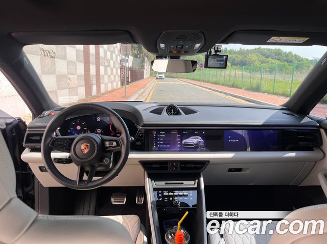 PORSCHE Macan EV 4S 2025 - photo 7 - Import Corée du Sud | International Cars