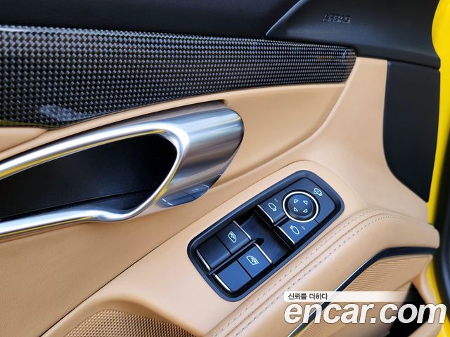 PORSCHE 718 Boxster 2.5 GTS 2020 - photo 6 - Import Corée du Sud | International Cars