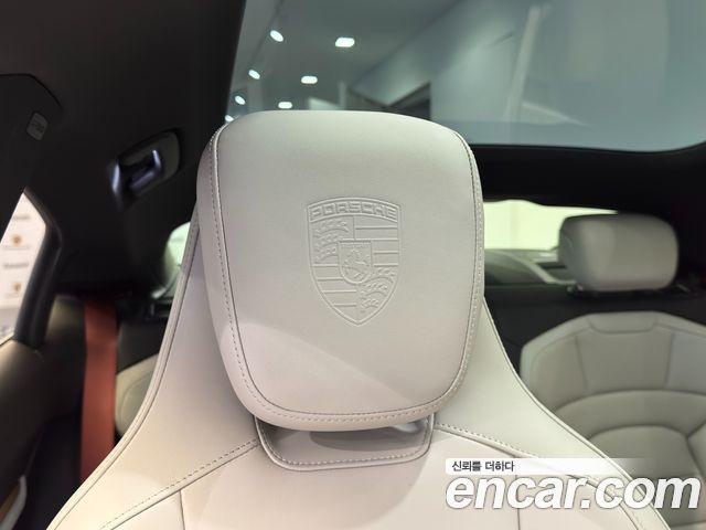 PORSCHE Taycan 베이스 2023 - photo 13 - Import Corée du Sud | International Cars