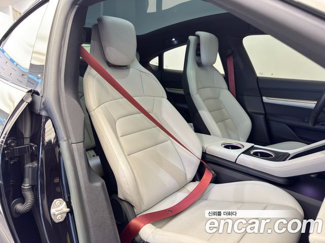 PORSCHE Taycan 베이스 2023 - photo 16 - Import Corée du Sud | International Cars