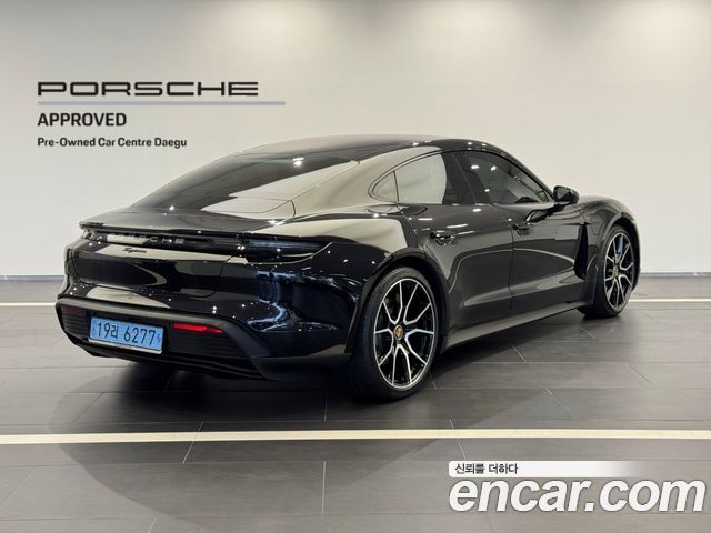 PORSCHE Taycan 베이스 2023 - photo 4 - Import Corée du Sud | International Cars