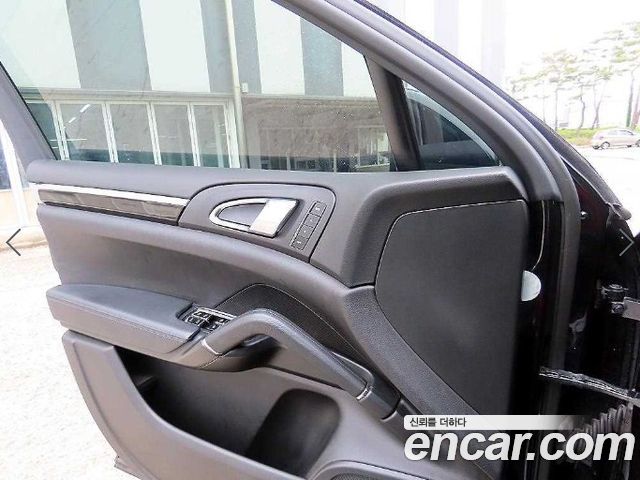 PORSCHE Cayenne 3.0 디젤 2012 - photo 11 - Import Corée du Sud | International Cars