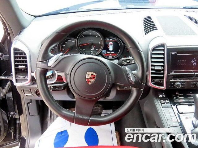PORSCHE Cayenne 3.0 디젤 2012 - photo 8 - Import Corée du Sud | International Cars