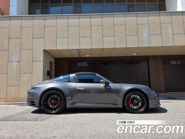 PORSCHE 911 (992) Targa 4 GTS 2024 - photo 19 - Import Corée du Sud | International Cars