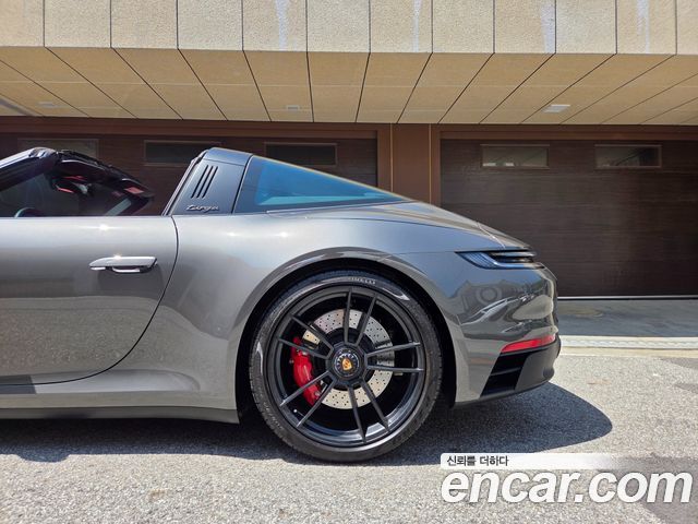 PORSCHE 911 (992) Targa 4 GTS 2024 - photo 6 - Import Corée du Sud | International Cars