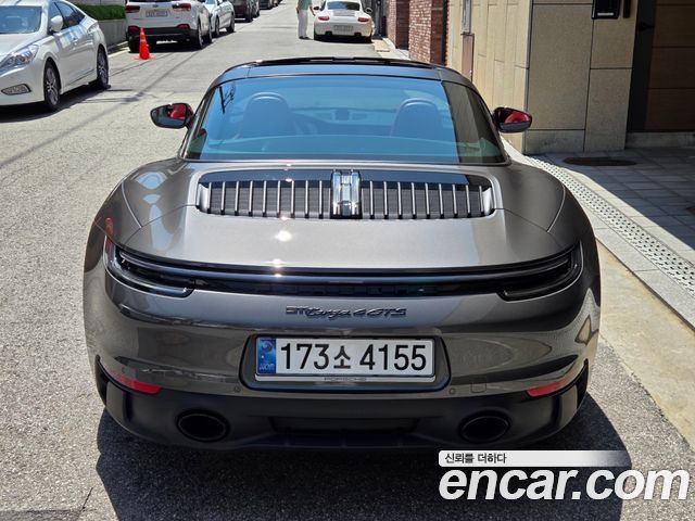 PORSCHE 911 (992) Targa 4 GTS 2024 - photo 8 - Import Corée du Sud | International Cars